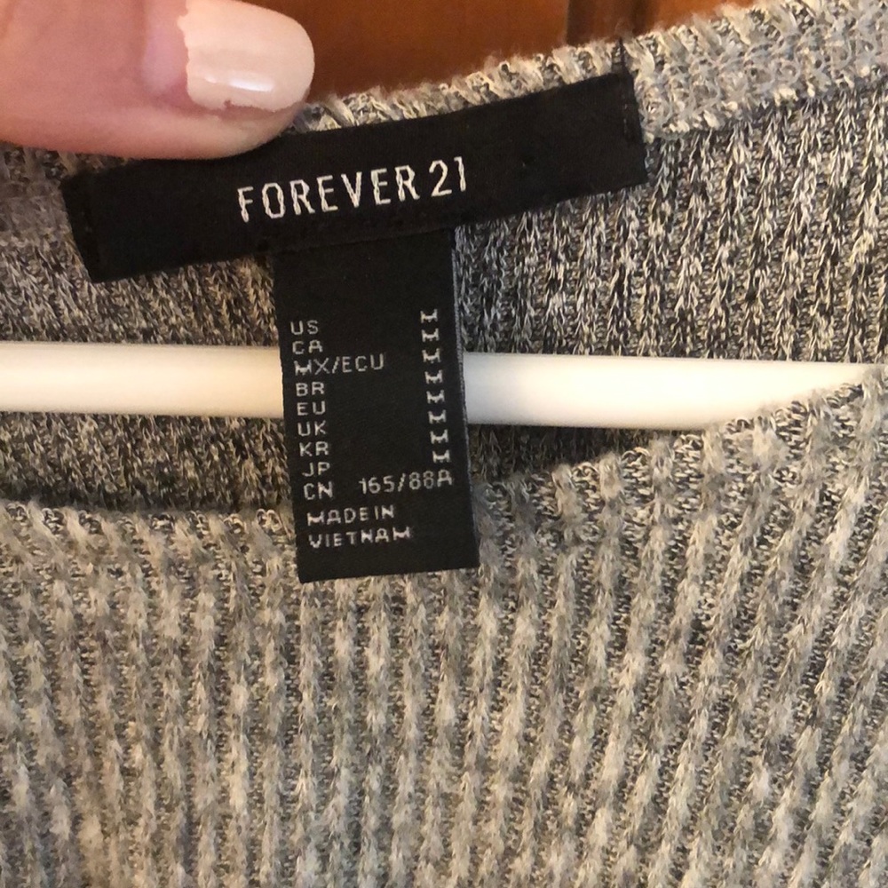 Gray tie sweater - Picture 3 of 3